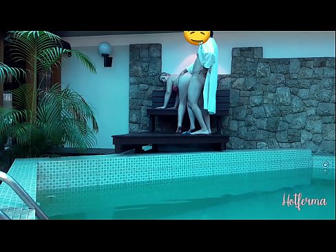 ❤️ Sjef inviterer hushjelp til bassenget, men kunne ikke motstå en varm ❤ Pornovideo ved no.filmexxx18.ru ❌